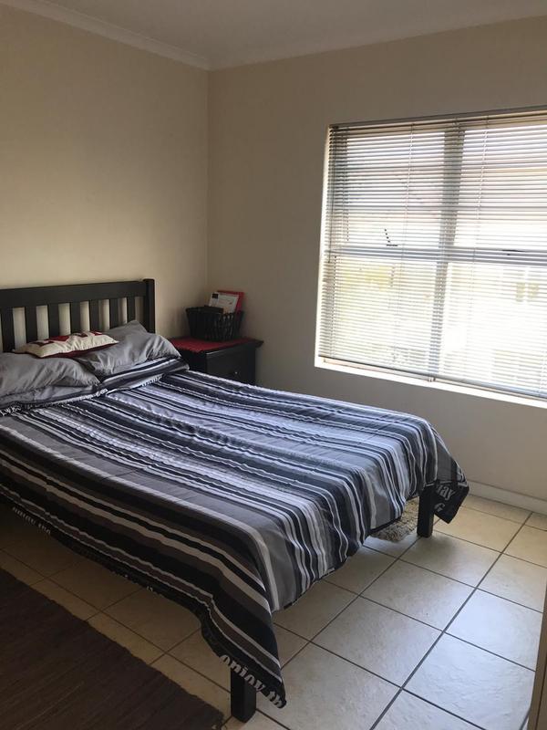 2 Bedroom Property for Sale in Vredekloof East Western Cape